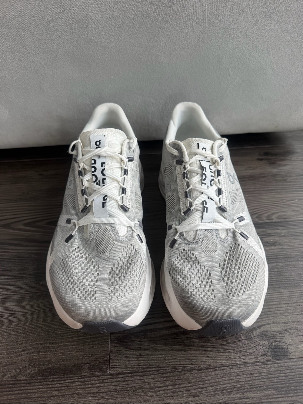 On Cloud Eclipse Lightweight Gray Running shoes - Picture 2 of 8
